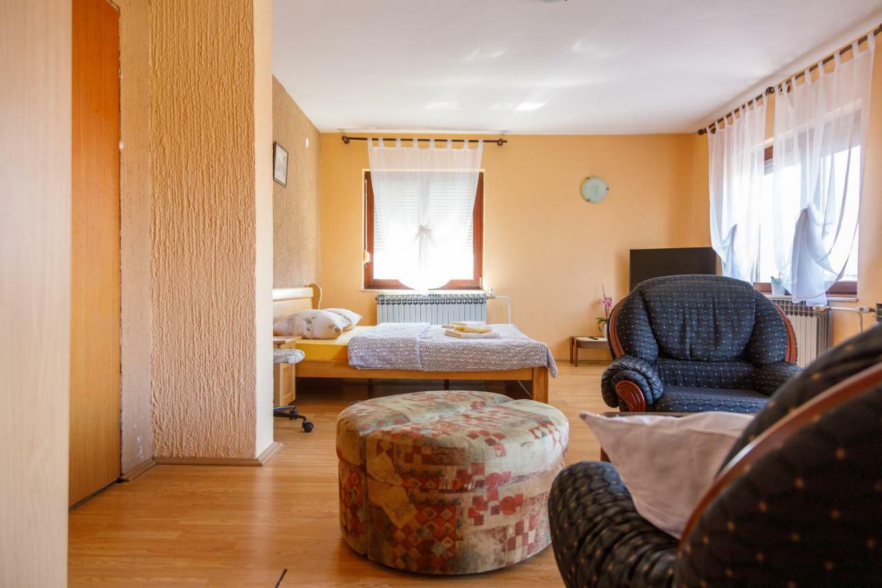 Apartmani Maraton Vukovar Ngoại thất bức ảnh
