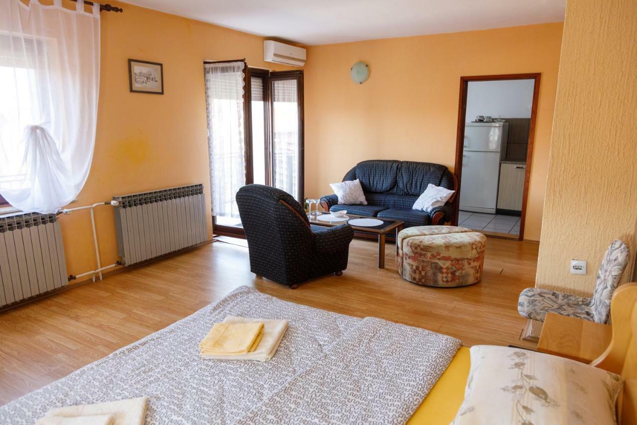 Apartmani Maraton Vukovar Ngoại thất bức ảnh